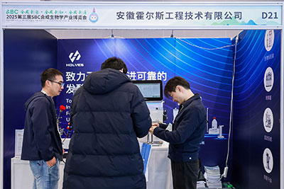 lewin乐玩团队与客户交流